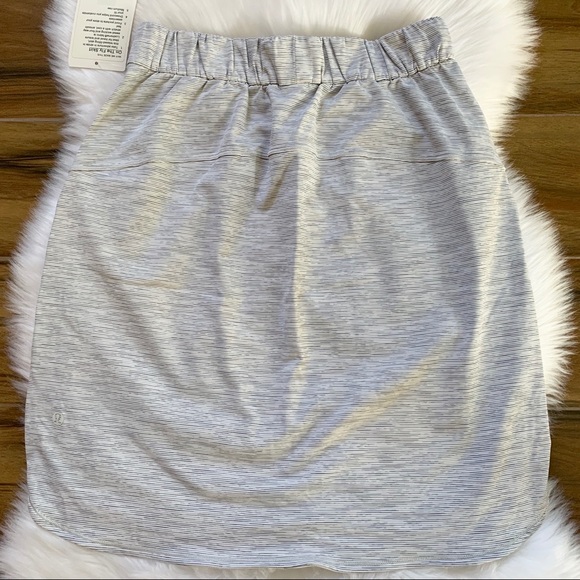 On the fly skirt lululemon WSNB wee are from space - Picture 3 of 4